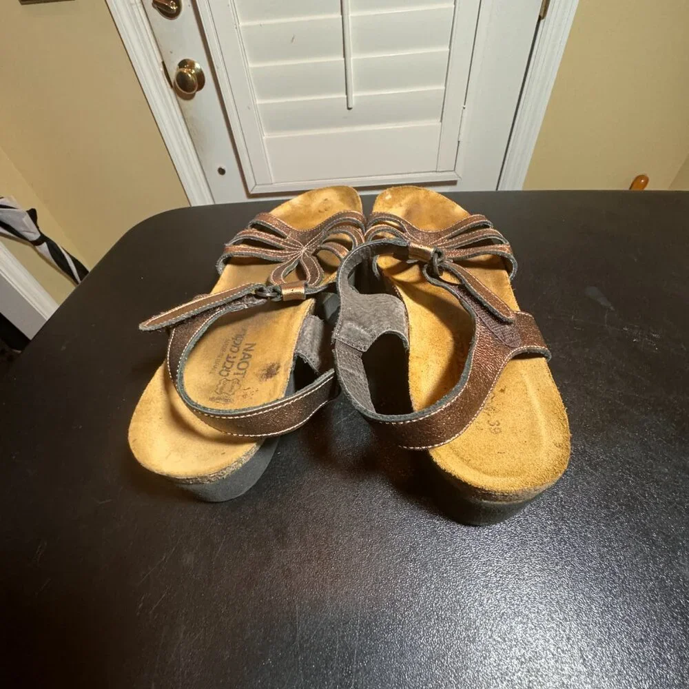 Naot 39 bronze wedge sandal
